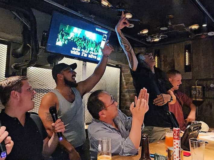 Kabukicho Bar Hopping & Grab a Bite Tour - Experience and Itinerary