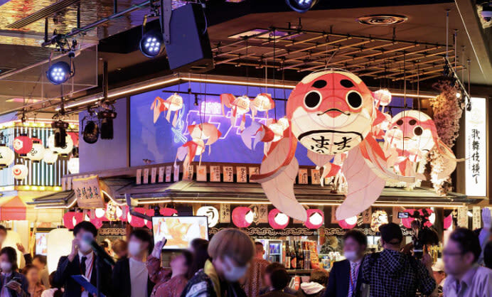 Kabukicho & Shinjuku Golden Gai Half-day Guided & City Highlights Tour - What the guide adds