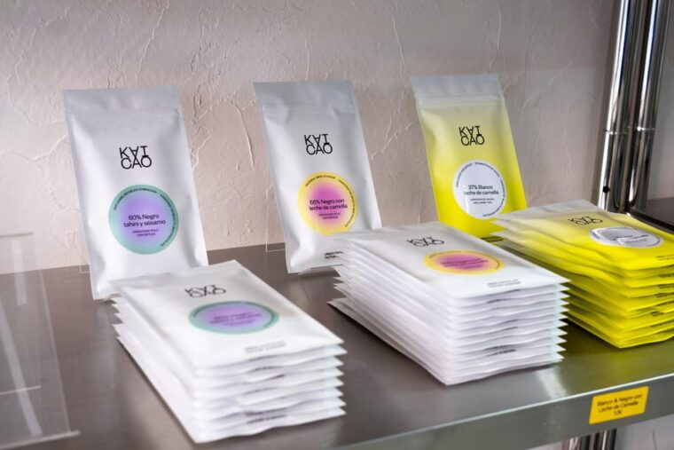 KAIACAO Bean to Bar and Design Your Own Chocolate Experience - Cacao Drink and Tasting