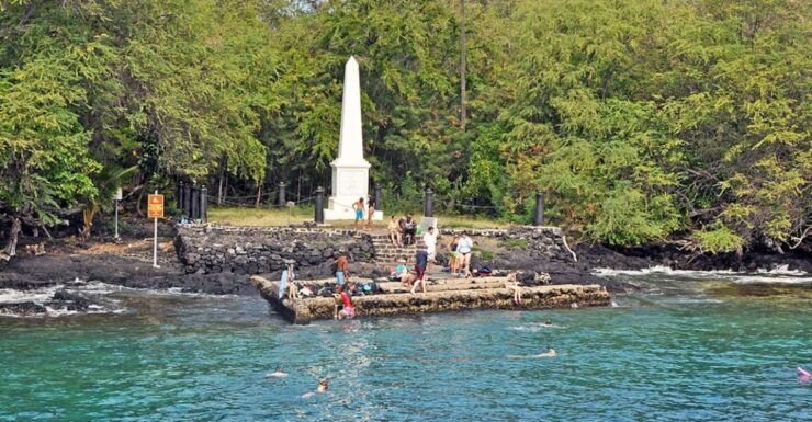 Kailua-Kona: Captain Cook Reef Catamaran Day Trip With Lunch - Highlights and Experiences on the Catamaran Tour