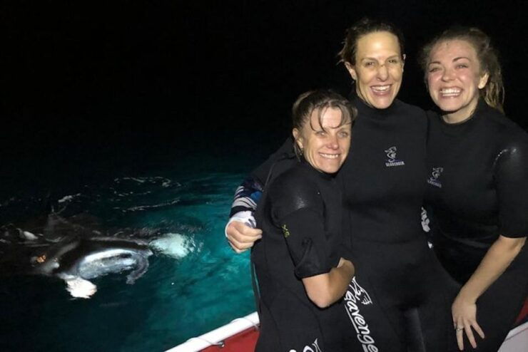 Kailua-Kona: Manta Ray Night Snorkel With Wetsuit - Instructor and Experience