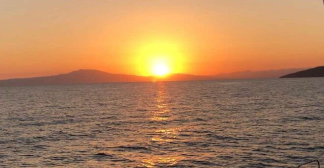 Kalamata: 2-Hour Sunset Cruise With Local Wine& Fruit Salads - Activity Highlights and Description