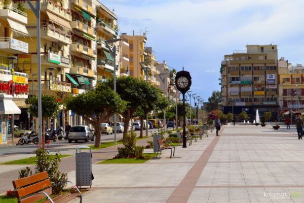 Kalamata: Private Highlights Walking Tour With Snacks - Booking Information