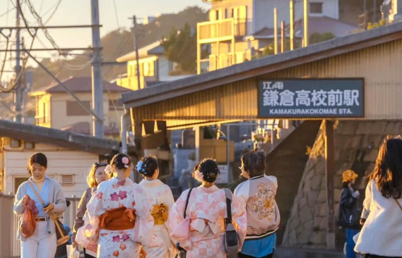 Kamakura Daibutsu & Enoden & Kamakura High School & Enoshima & Tsurugaoka Hachimangu One-Day Tour - Price and what it buys you