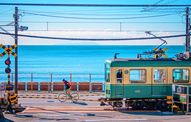 Kamakura Day Trip | Kamakura Great Buddha, Enoden (including train ticket), Shonan Sea View at Kamakura Kokomae Station, Enoshima Walk, Tsurugaoka Hachimangu Shrine (Departure from Tokyo) - What makes this Kamakura day trip useful