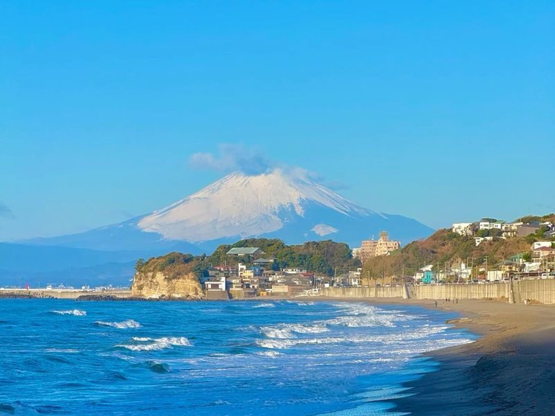 Kamakura High School "Slam Dunk" Filming Location + Enoshima Island + Atami Fireworks Instagram-Worthy One-Day Tour (From Tokyo) - A coastal anime stop with a real-world caveat