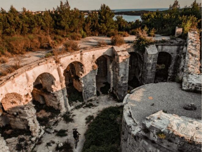 Kamenjak & Pula: Gastro Bike Tour With Fortress Exploration - Booking Details