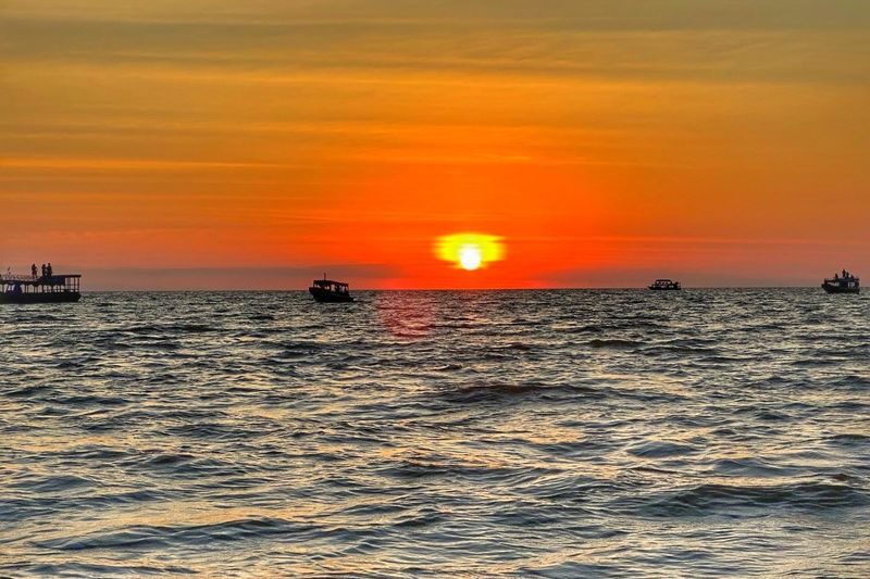 Kampong Pluk Floating Village with Sunset Boat Tour - Why Kompong Phluk feels different from a temple visit