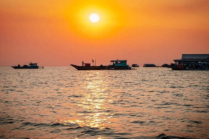 Kampong Pluk Sunset Tour and Local Market Visit - Good To Know
