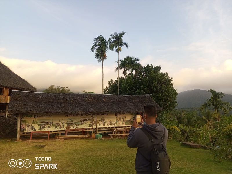 Kampung Melo And Batu Cermin Cave Day Tour in Labuan Bajo - What the price includes, and what it does not