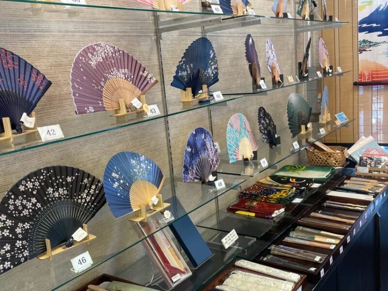 Kanagawa: Shopping & Temple Visit tour in Enoshima island - Good To Know