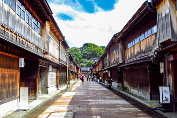 Kanazawa 4hr Private Tour with Government Licensed Guide - A private walk built around your priorities