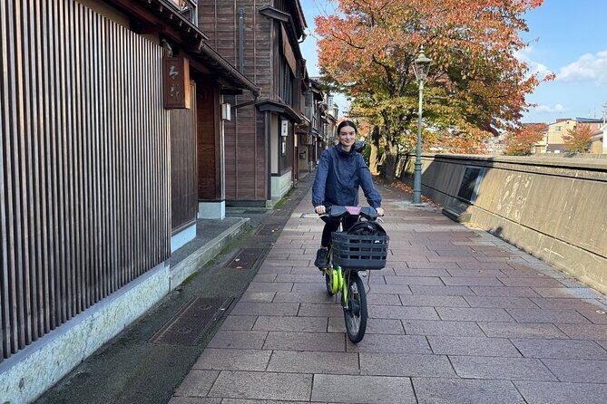 Kanazawa Cycling Tour Ninja Temple Myoryuji and City Highlights - A Closer Look at the Kanazawa Cycling Tour