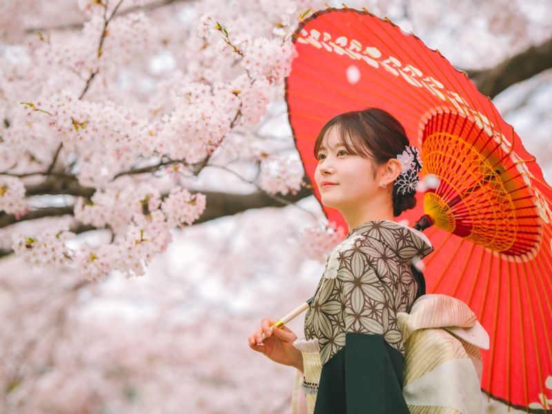 Kanazawa Kimono Street-Walking Plan [Kanazawa Kimono Karen] - Choosing a kimono in a Kanazawa townhouse
