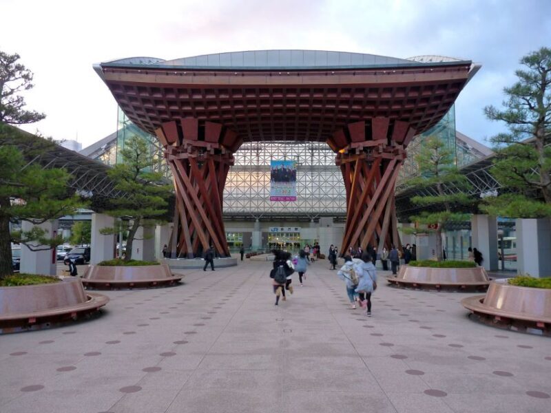 Kanazawa: Private Walking Tour with a Local - Good To Know