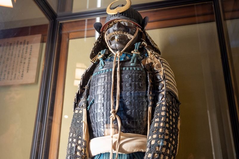 Kanazawa Samurai & Geisha Walk with 2 Craft Studio Visits and Lunch - Walking through Nagamachi and Nomura House
