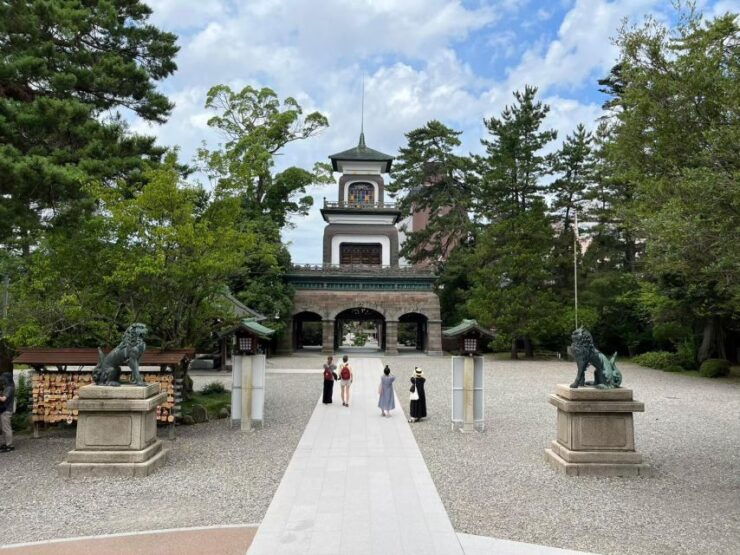 Kanazawa: Samurai, Matcha, Gardens and Geisha Full-Day Tour - Tour Highlights