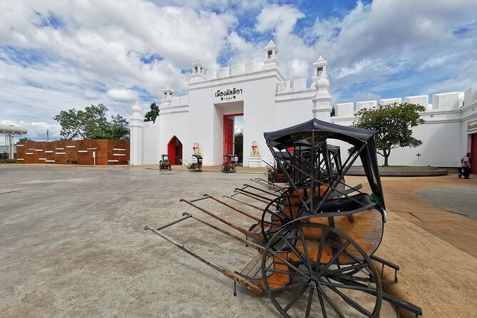 Kanchanaburi Death Railway Private Tour With Guide - Meeting and Pickup