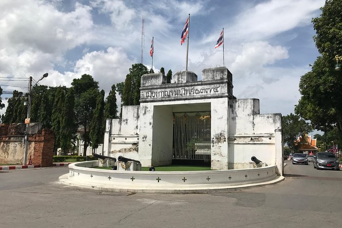 Kanchanaburi Death Railway River Kwai Bridge River Tour World War II Old Street Classic Day Tour - Exploring the River Kwai Bridge