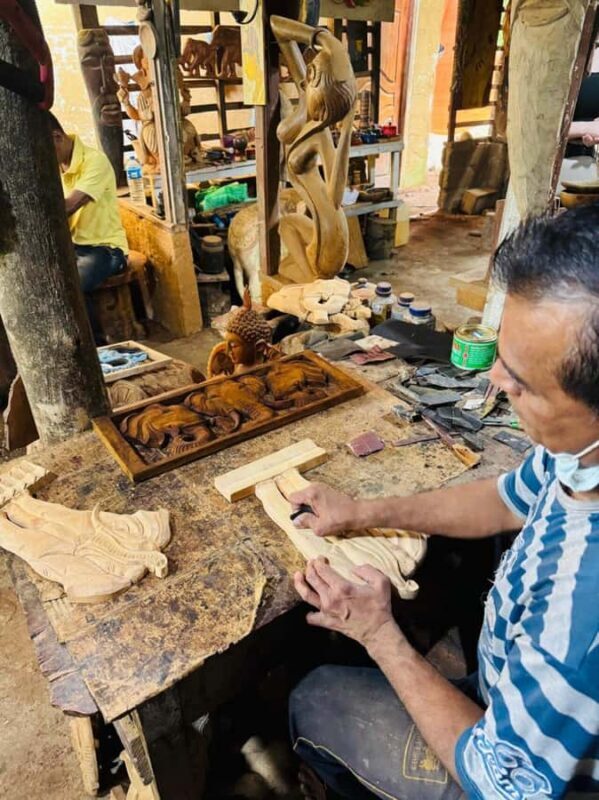 Kandy: All Include Wood Carving Workshop (Local by Tuk Tuk) - Logistics and Practical Details