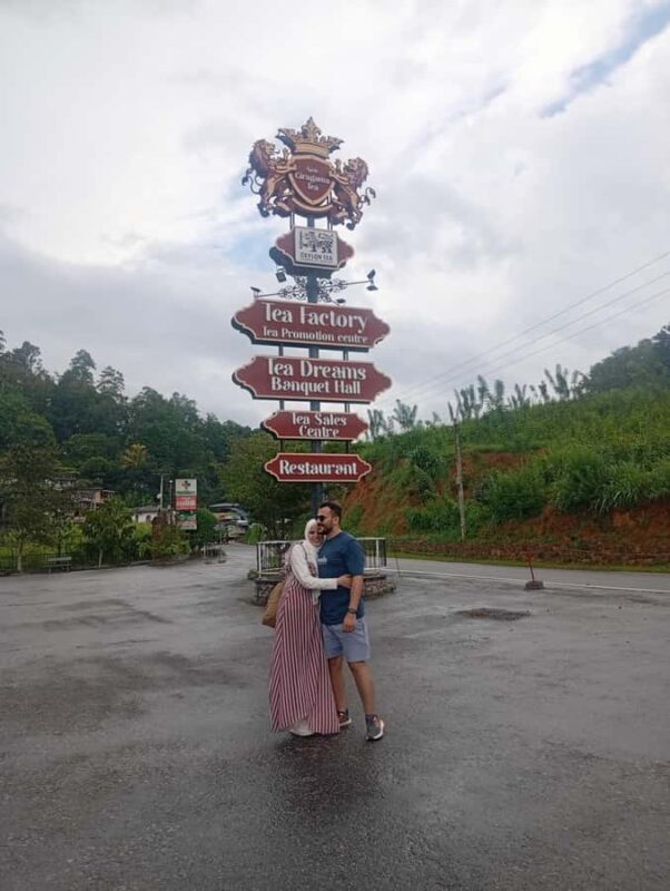 Kandy: Ambuluwawa, Pinnawala & Tea Factory by Tuk Tuk - Discovering Kandy’s Top Sights by Tuk Tuk: An Authentic Day Out