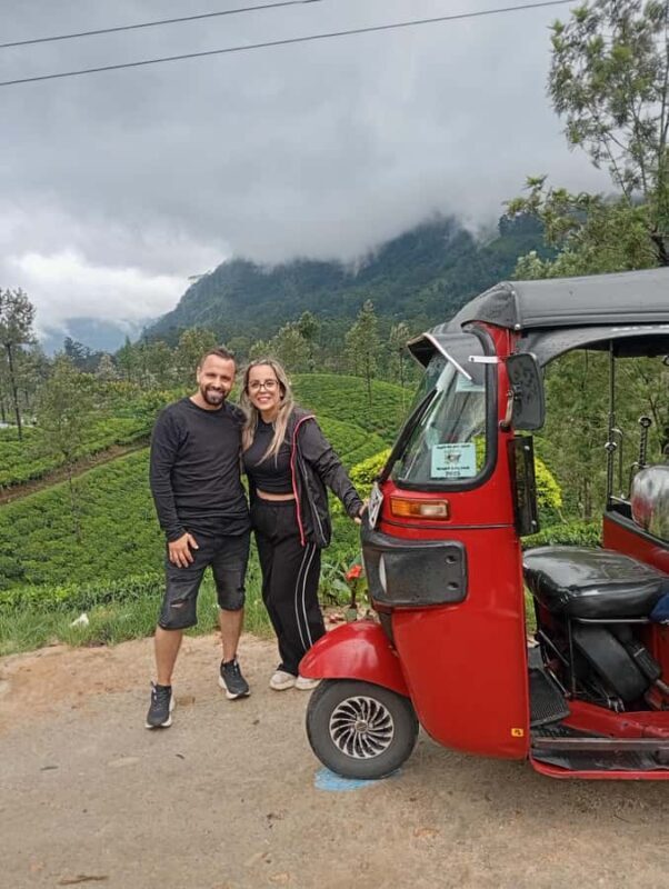 Kandy: Ambuluwawa, Pinnawala & Tea Factory by Tuk Tuk - What Makes This Tour Stand Out?