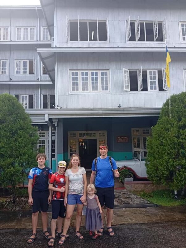 Kandy: Ambuluwawa, Pinnawala & Tea Factory by Tuk Tuk - Practical Details and Tips