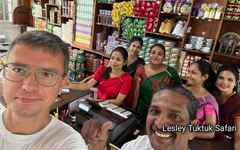 Kandy ; Ambuluwawa Tower With Kandy City Tour By Tuk Tuk - FAQs