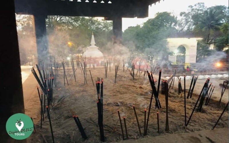 Kandy: City Explore with Local guide By Mini Van - FAQ