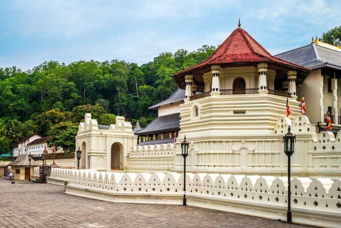 Kandy City Sightseeing Tour by Tuk Tuk - Practical Aspects & Tips