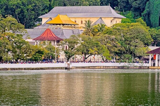 Kandy City Tour by Tuk Tuk - FAQ