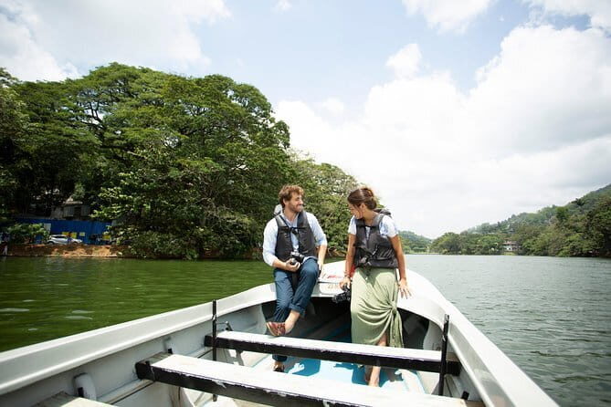 Kandy City Tour with Ambuluwawa by Tuk Tuk - FAQ