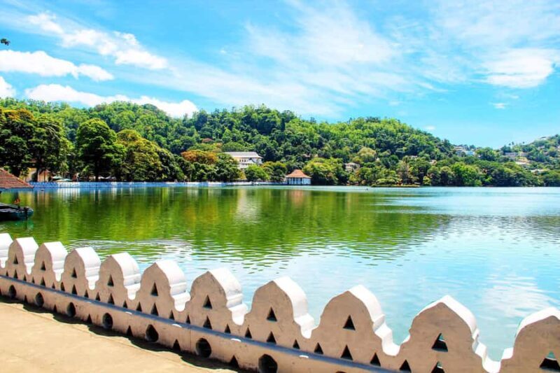 Kandy: City Tour with Temple of the Tooth & Lake Views - Who Is This Tour Best For?