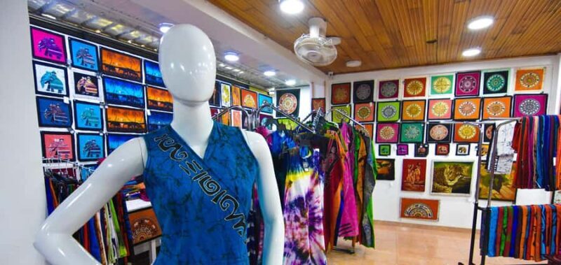 Kandy: City Tour with Temple of the Tooth & Lake Views - FAQ