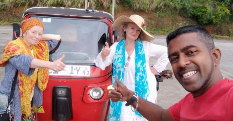 Kandy: City Tours and Peradeniya Botanical Garden By Tuk Tuk - Tour Experience