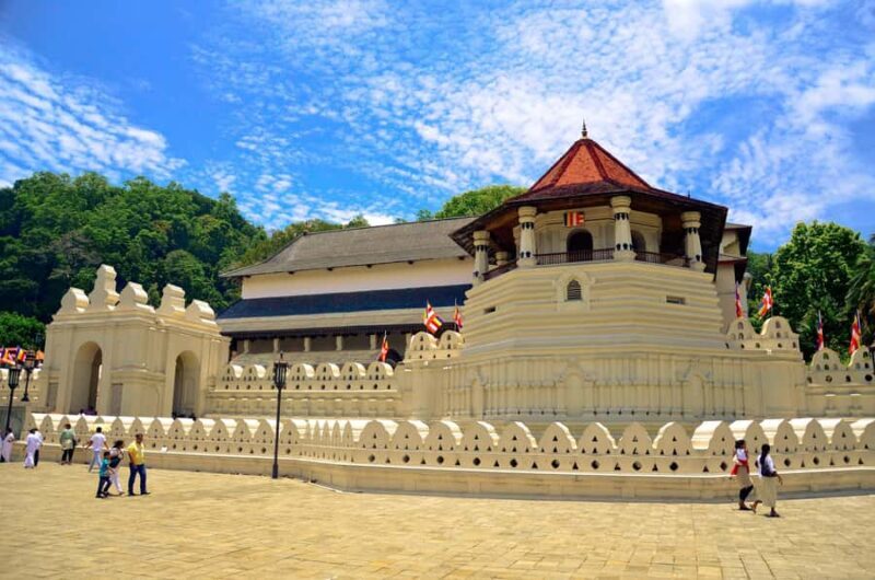Kandy: Cultural Tour, Temple of Tooth Relic,Ultimate Temples - Discovering Kandy: A Cultural Journey in Sri Lanka