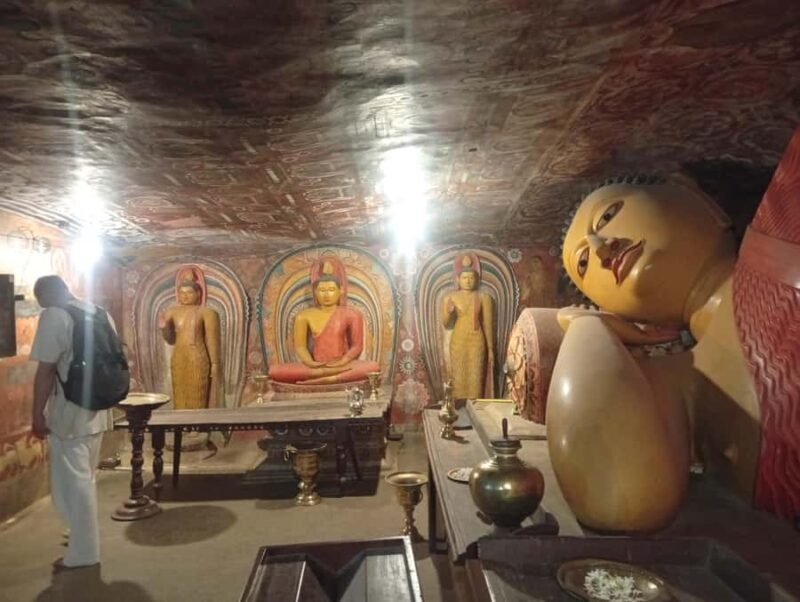 Kandy: Hidden Temples & Cultural Highlights by Tuk Tuk - An Authentic Dive into Kandy’s Culture and Hidden Corners