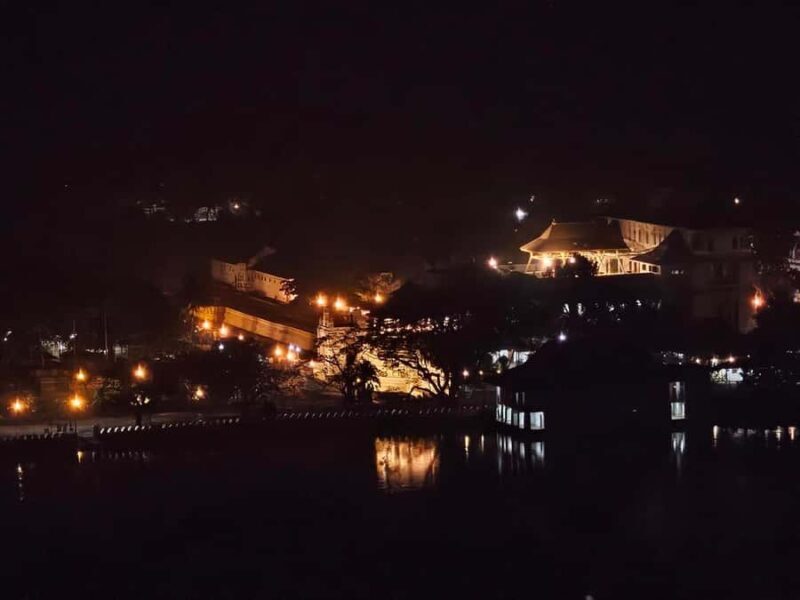 Kandy: Night Tour with Boat Safari, Cultural Show & Temples - Exploring the Kandy Night Tour: A Deep Dive