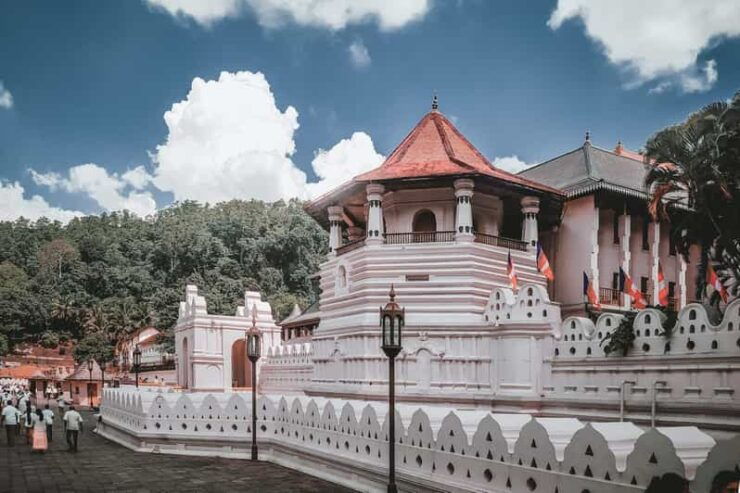 Kandy: Pinnawala and Temple of Tooth ++ Comfortable Car Tour - Good To Know