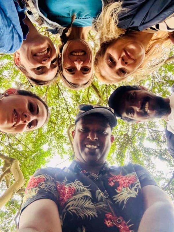 Kandy: Shopping & Street Food Tour by Tuk Tuk (Local Guide) - Discovering Kandyan Markets and Local Life