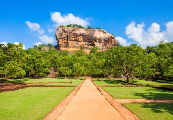 Kandy: Sigiriya Private Day Tour - Dambulla Cave Temple