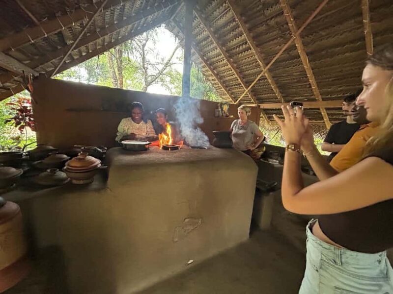 Kandy: Spice Garden Tour and Cooking Class - Exploring the Spice Garden