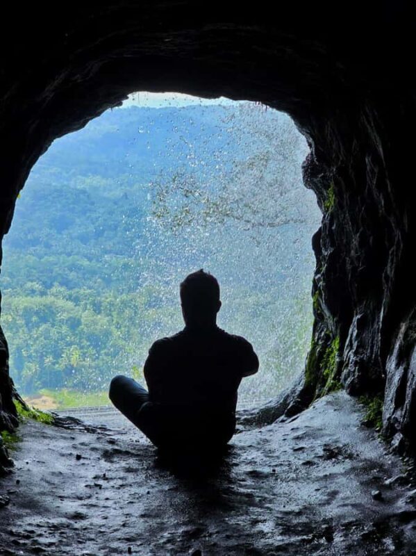 Kandy: Temple of Tooth, Train Ride, & Cave Waterfall Tour - Who This Tour is Best For