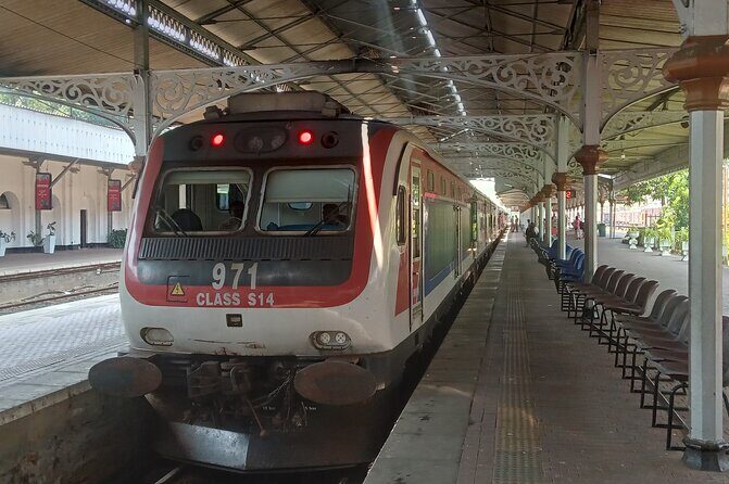 Kandy to Ella Train Tickets. - The Scenic Ride: Views and Realities