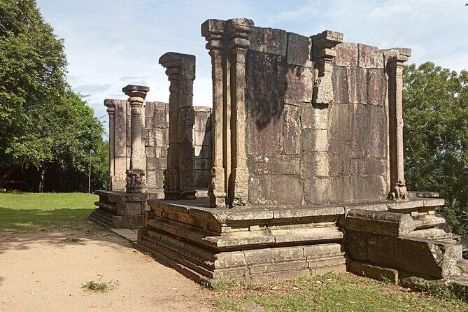 Kandy to Yapahuwa and Namal Uyana Day Tour - FAQ