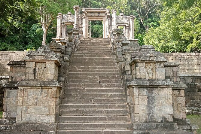 Kandy to Yapahuwa and Namal Uyana Day Tour - A Closer Look at the Itinerary
