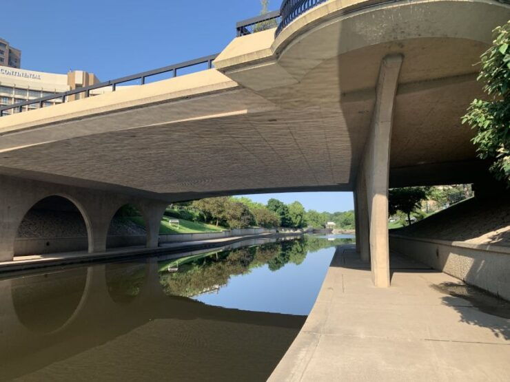 Kansas City: Scavenger Hunt and Interactive Tour - Experience and Activities