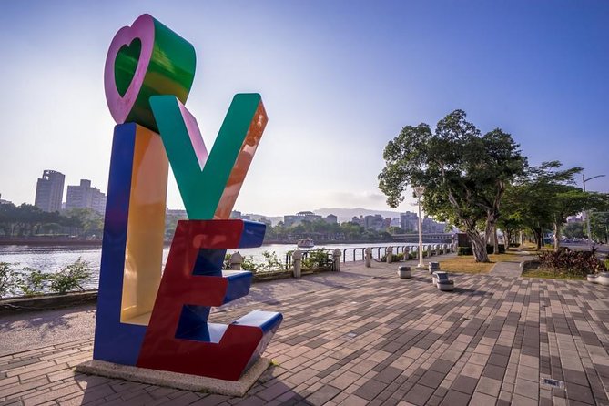 Kaohsiung: Experience the Riverside - Indulging in Riverside Dining and Nightlife