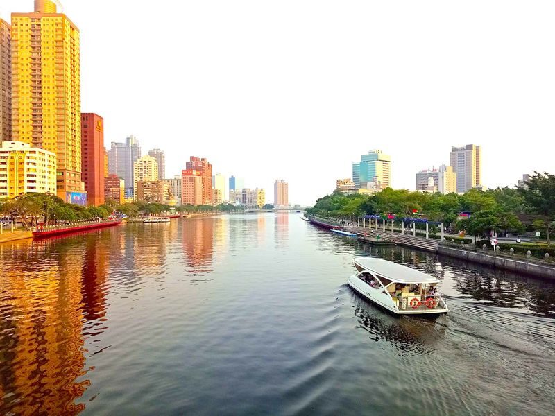 Kaohsiung Eye River Love Boat Ride: Tickets & Guided Tour - A short ride with a useful change of perspective