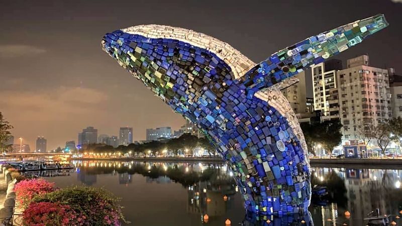 Kaohsiung Eye River Love Boat Ride: Tickets & Guided Tour - What the guide adds, and what it does not